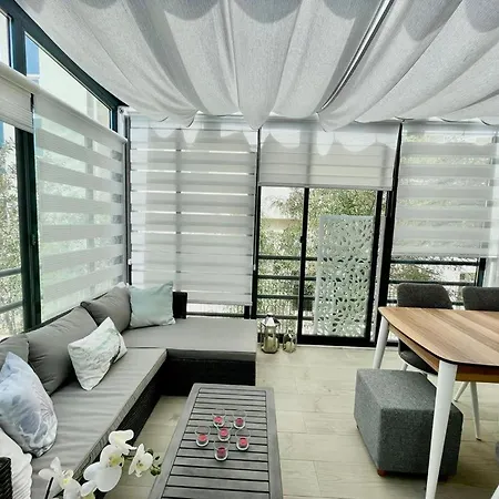 Apartman Eglence Merkezine Yakin Harika Bir Ev